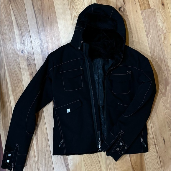 Mountain Hardware Women’s Large Black - Picture 4 of 4